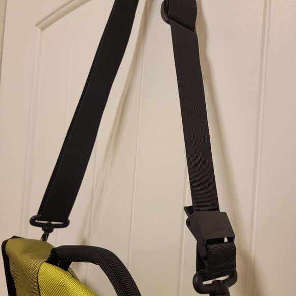 Timbuk2 Lime Green Messenger Crossbody Sling Hiking Bag - Picture 5 of 11